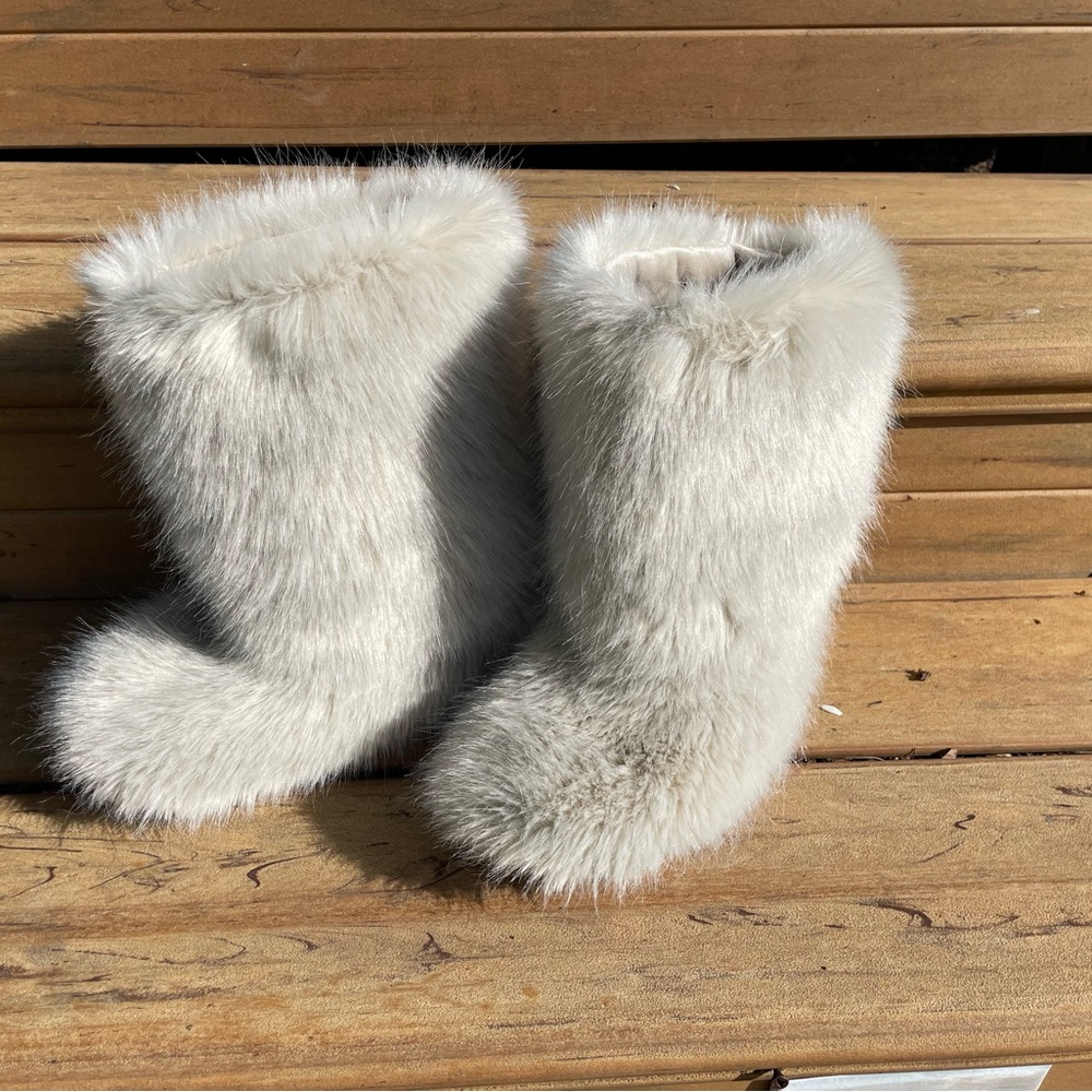 Restoration Hardware RH Teen Faux Fur Booties Boots Small (5-6) Solid Dune